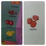 左邊的是海報；右邊的是書本